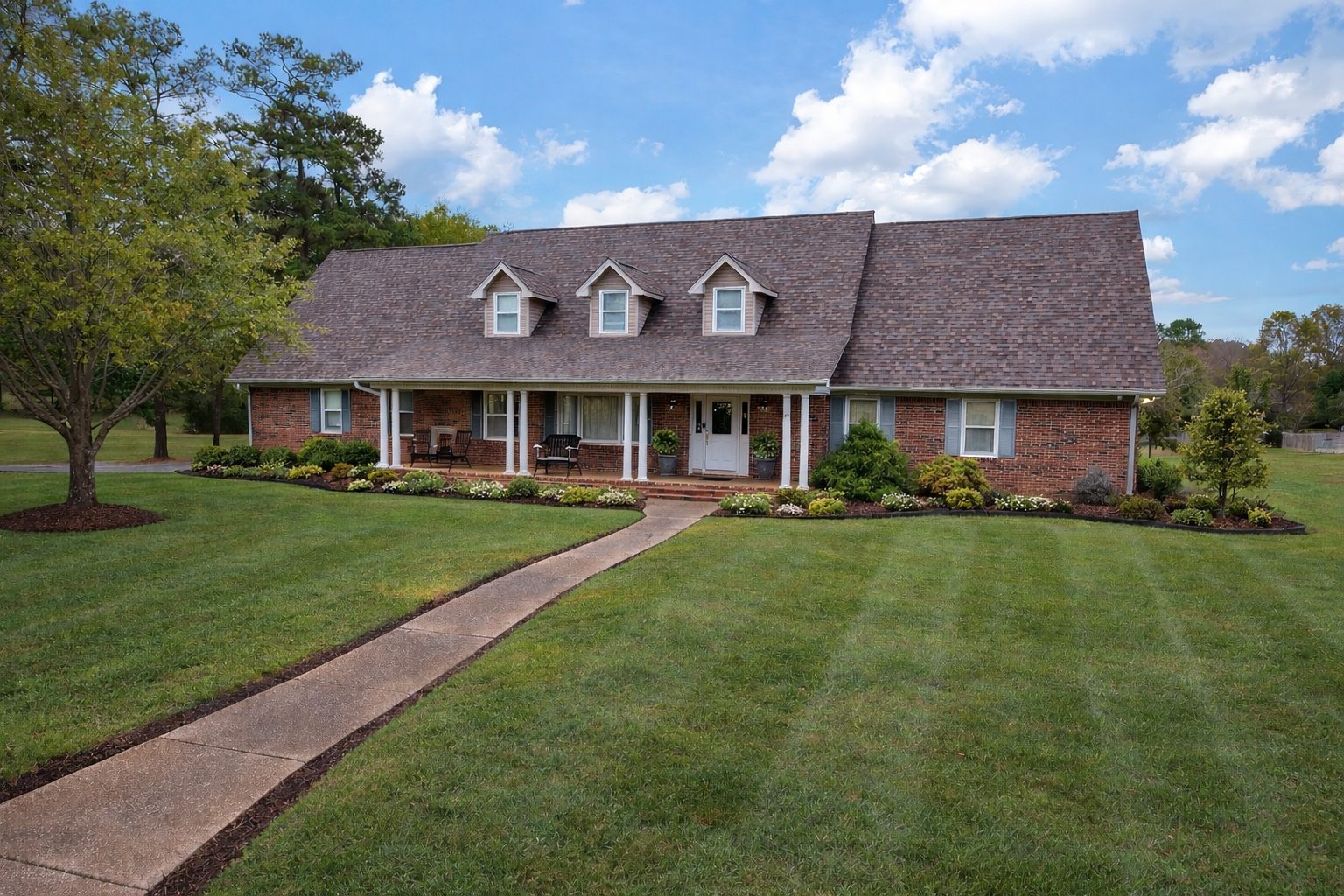 Family home with large yard in West Tennessee in Jackson TN